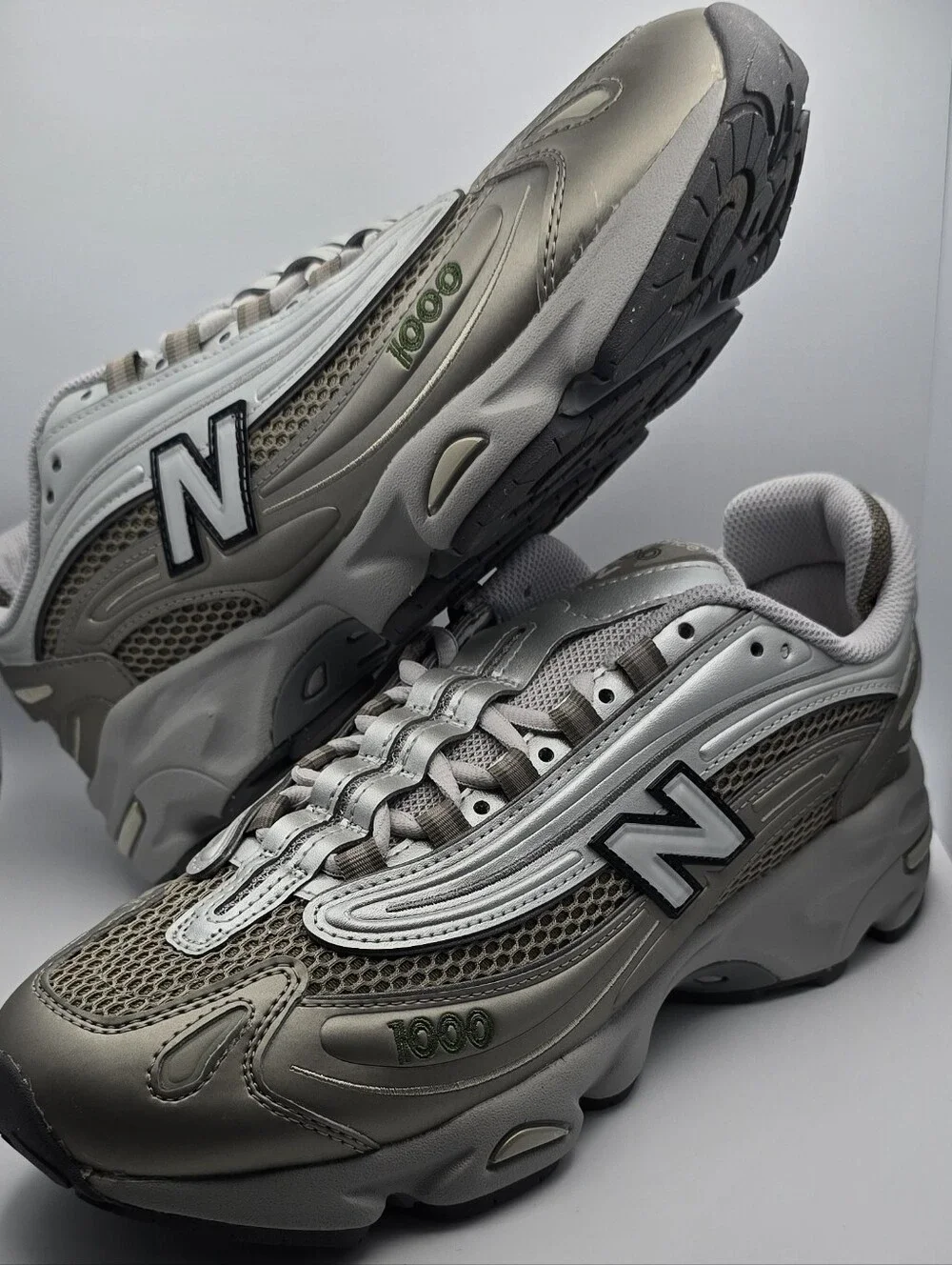 New Balance 1000 Metallic Silver Mesh Sneaker Mens 10 Womens 11.5